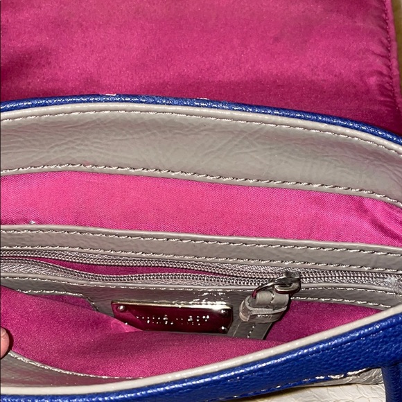 Cross body bag - Picture 4 of 7